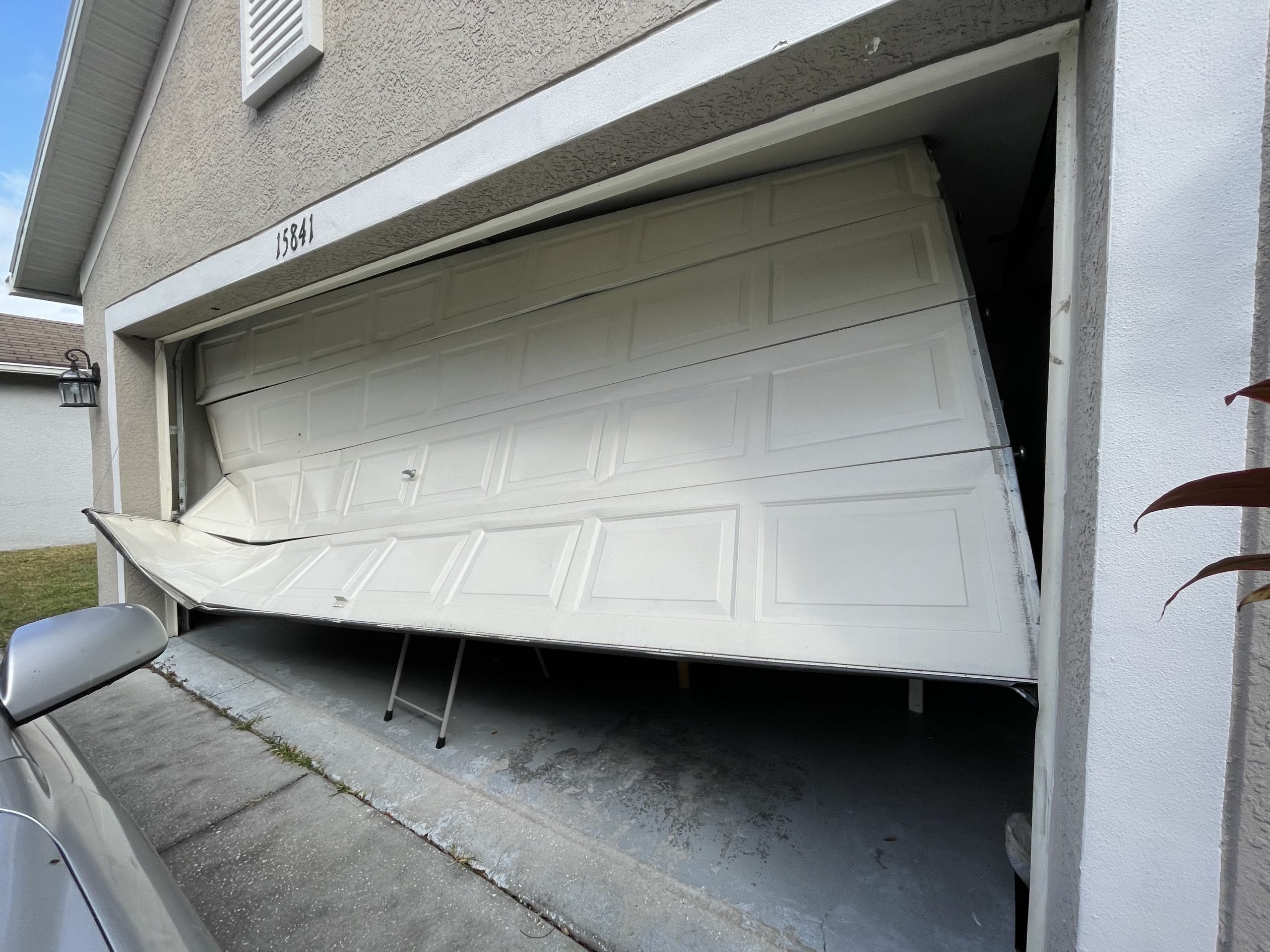 Local Garage Door Pros Off Track Repair Lakeland