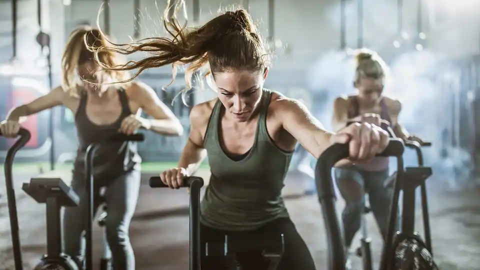 What To Do First Day At Gym As A Woman (4 Free Plans)