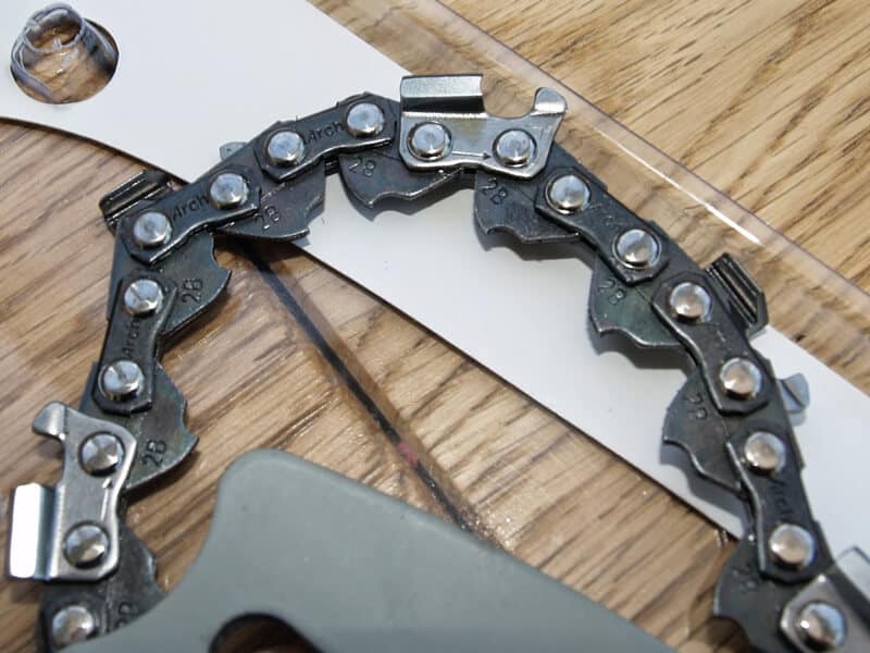 Are Chainsaw Chains Universal