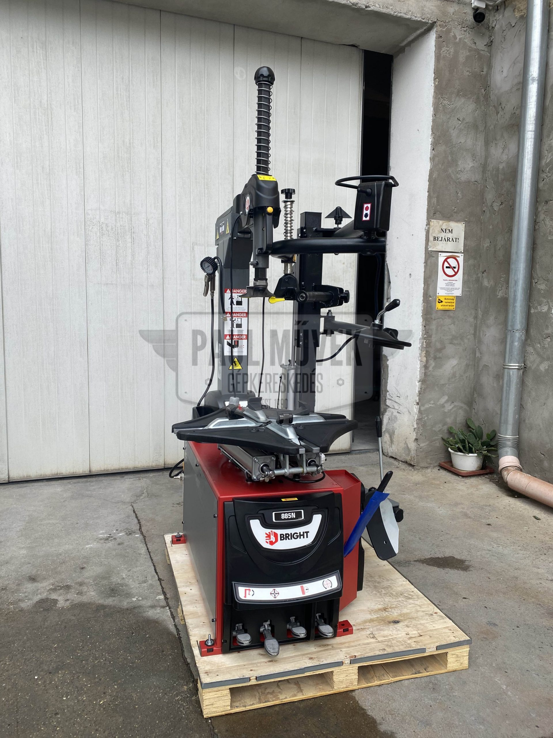 BRIGHT LC885N AUTOMATIC TIRE CHANGER + AL390 ASSIST ARM Garázsipar.hu