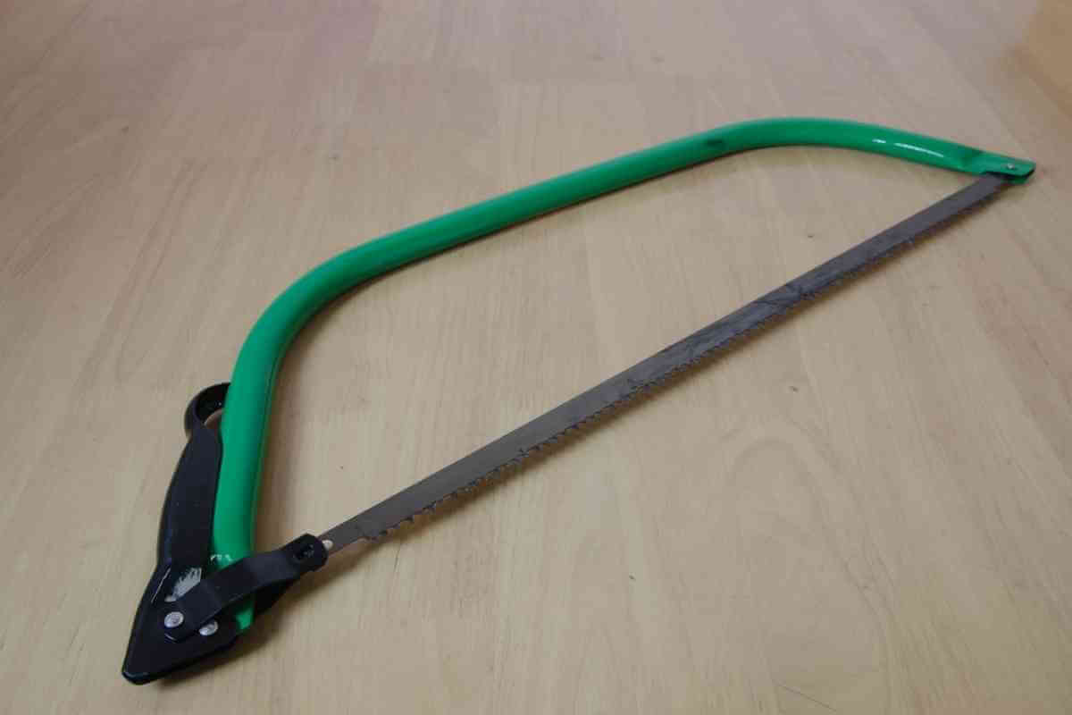 Best Hand Saw For Cutting Tree Trunks (2024 Updated)