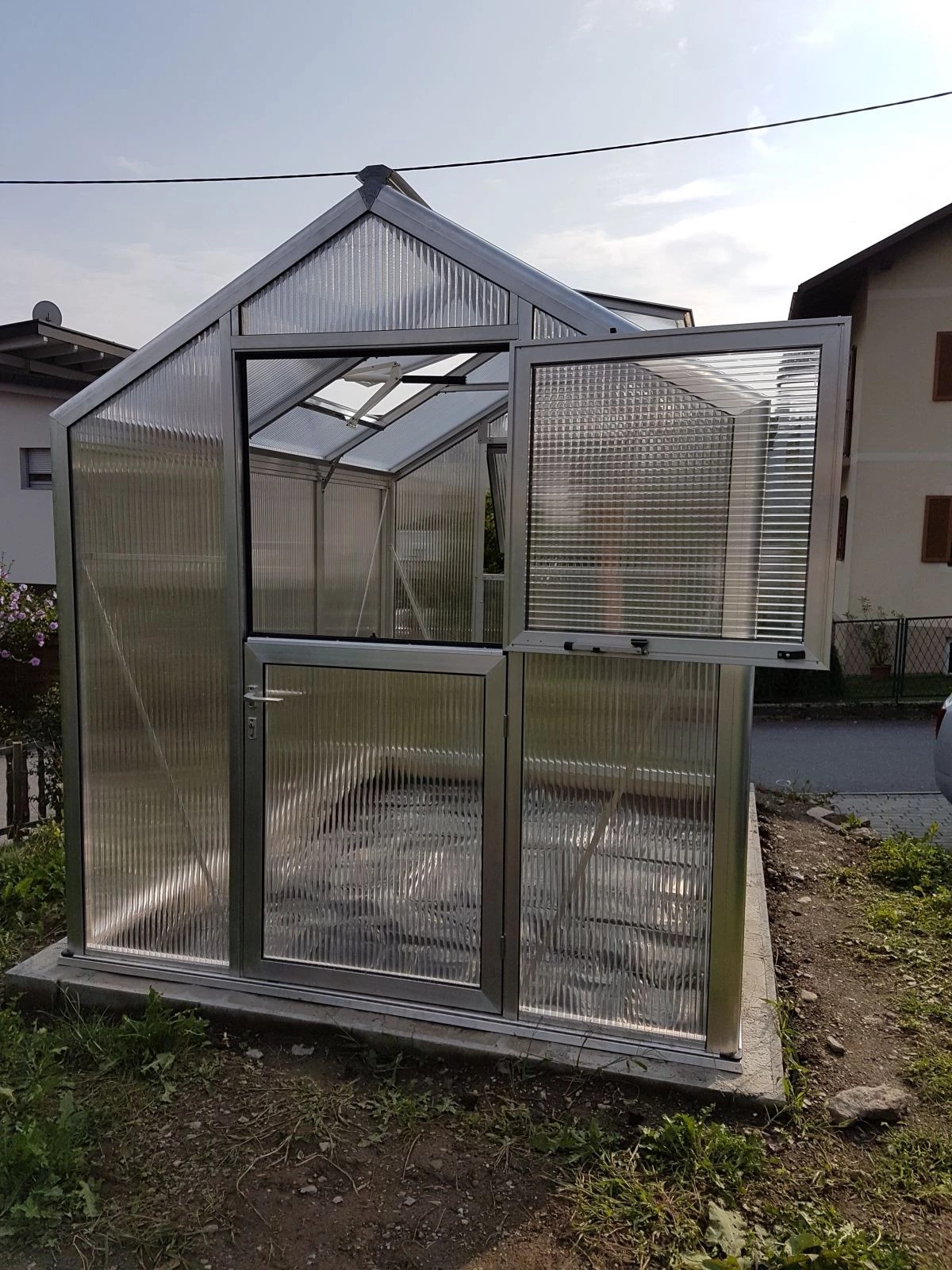 What Can I Grow In A Small Greenhouse For Beginners? Gardeninguru