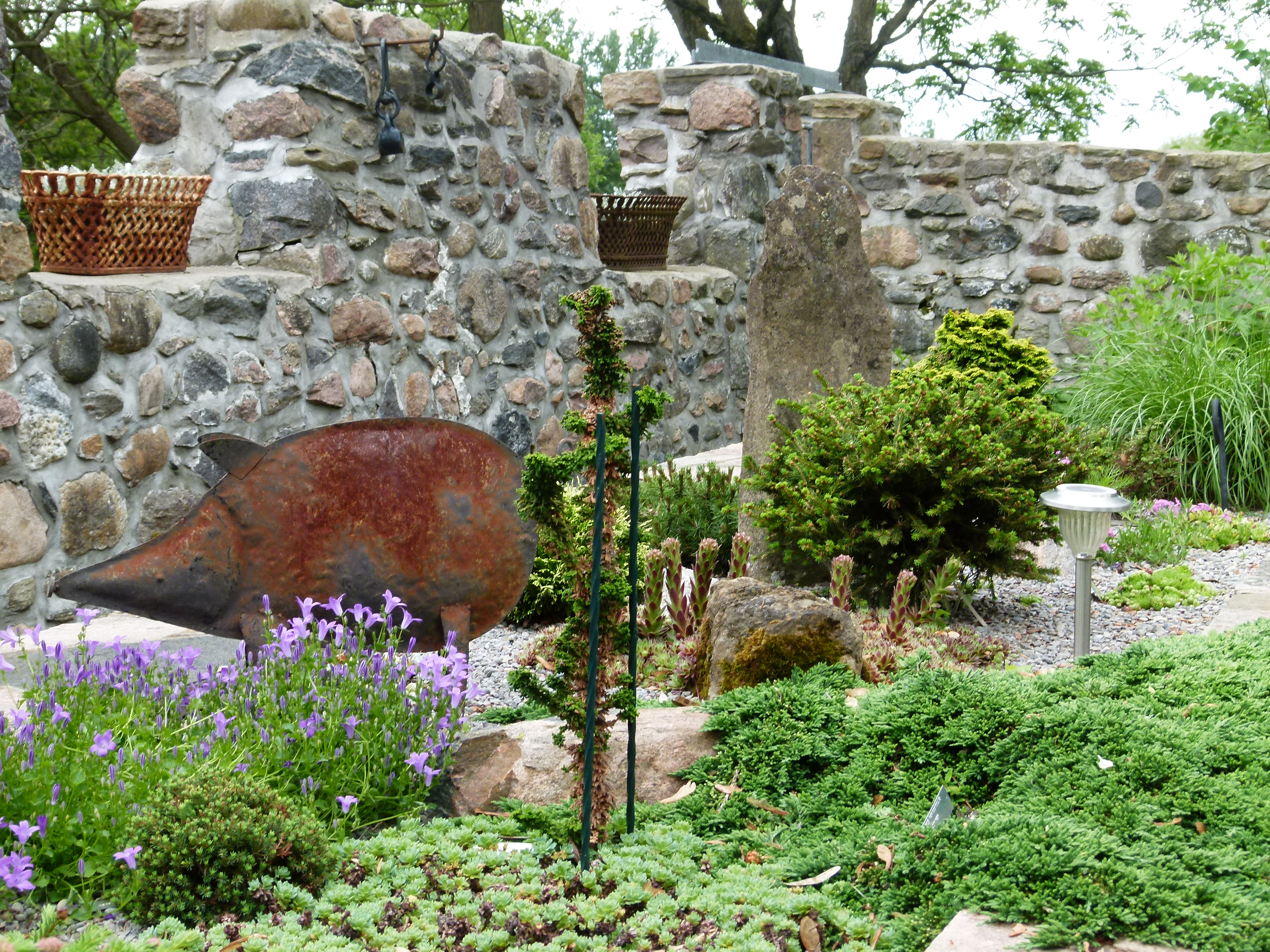 P1070337 Gardens of Uxbridge