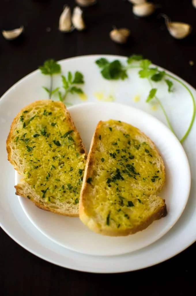 5Minute Easy Garlic Bread Recipe