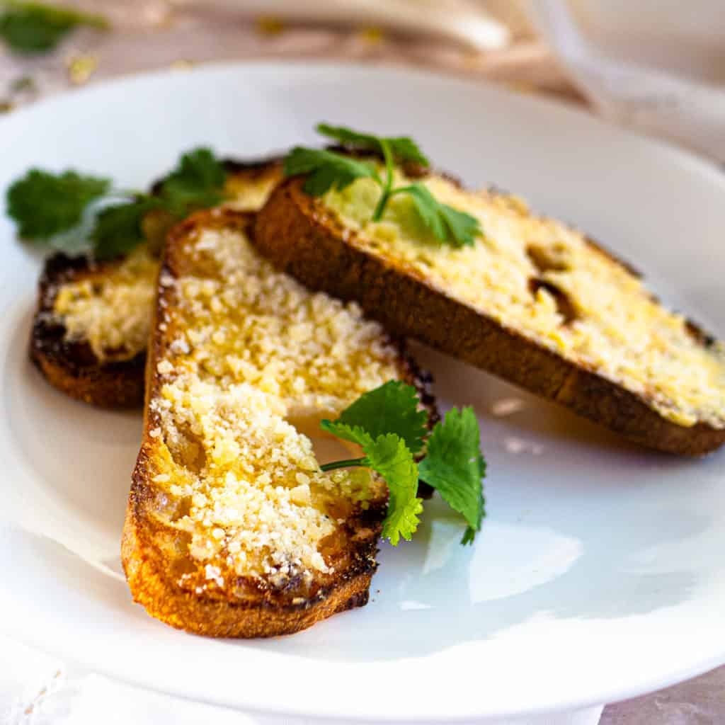 5Minute StressFree Garlic Bread with Garlic Powder — Garlic Delight