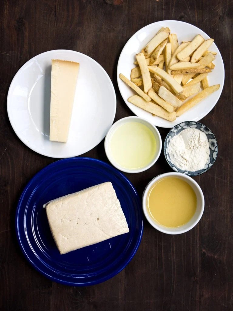 A scandalous guide to lowcarb poutine without cheese curds — Garlic Delight