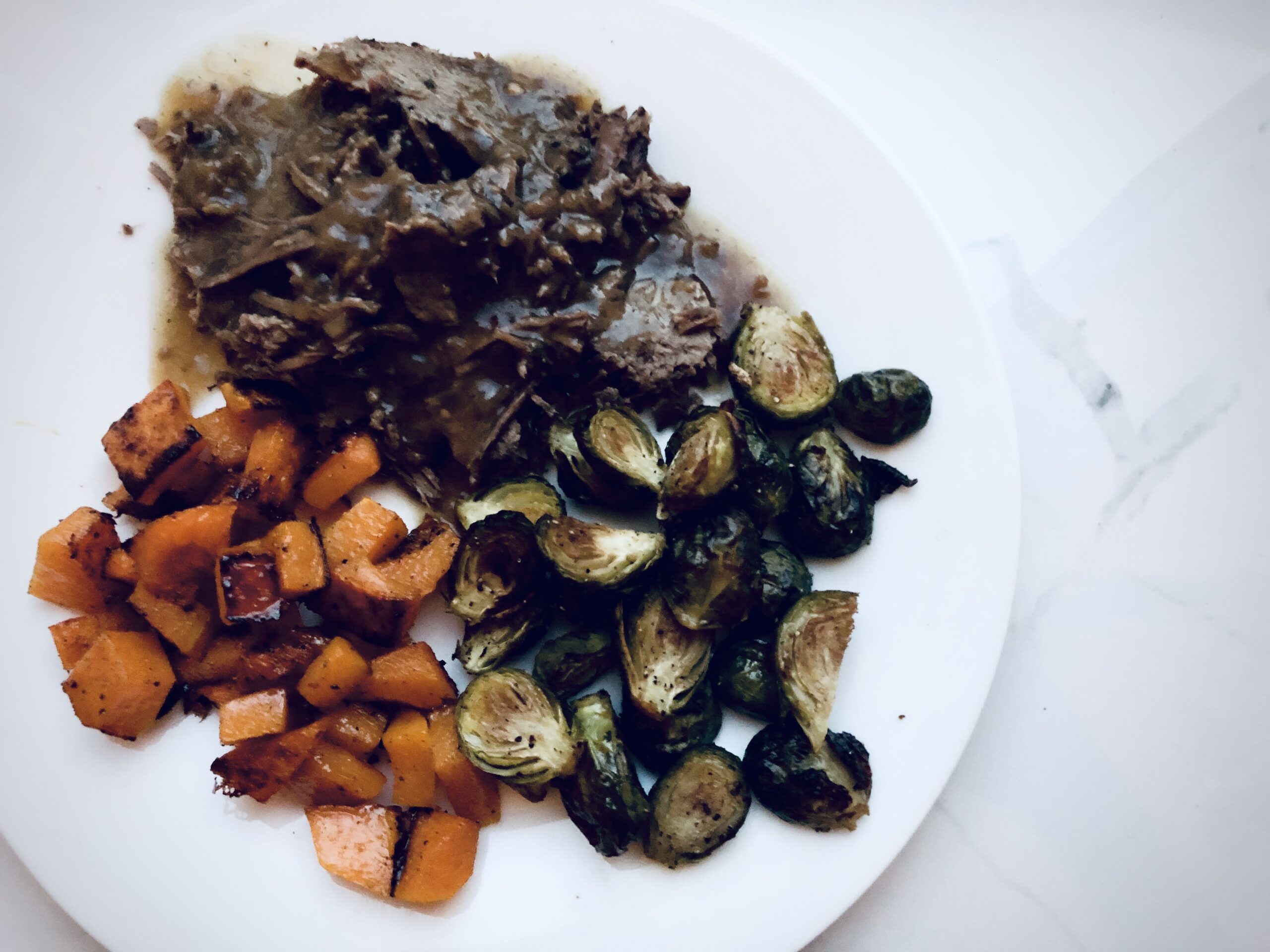 Instant Pot Roast Beef (from frozen) Garnish at Home