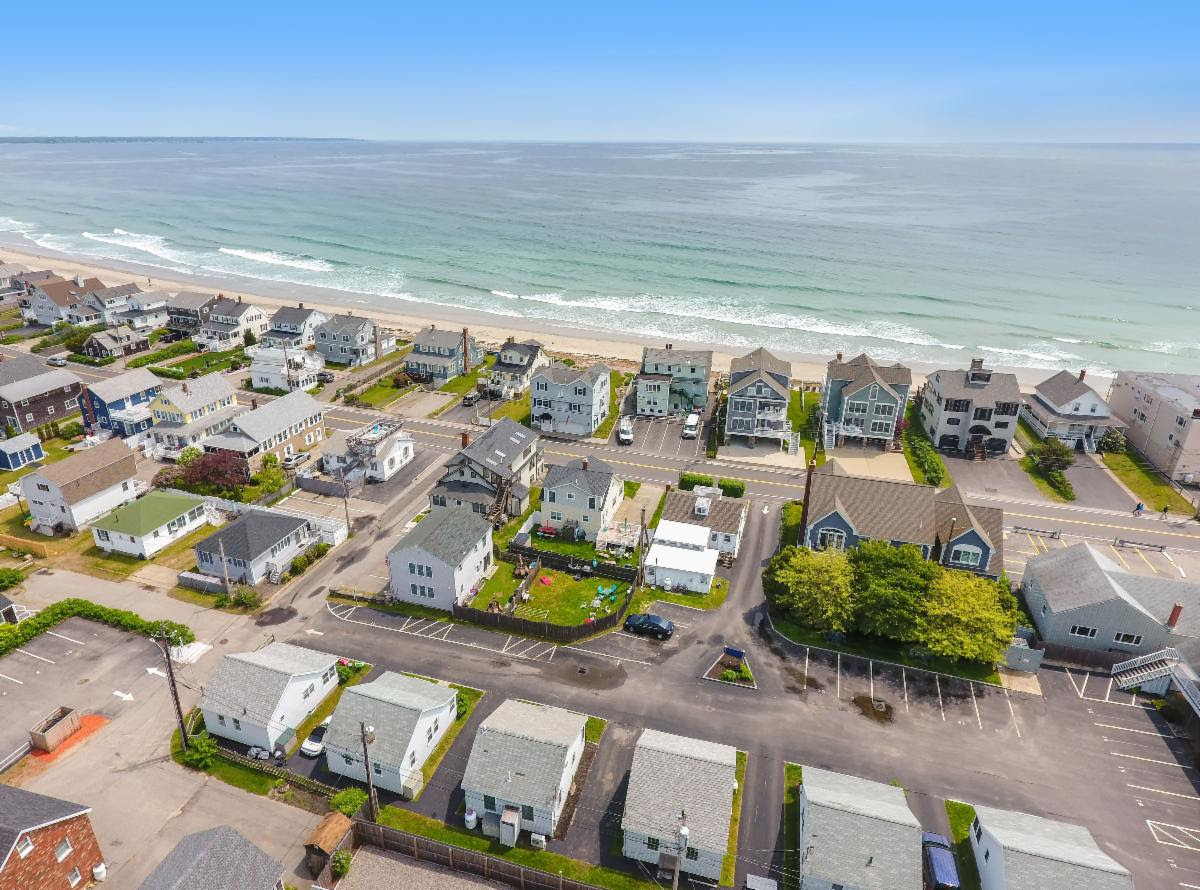 Wells Beach Vacation Cottages, Homes and Condos Wells, Moody