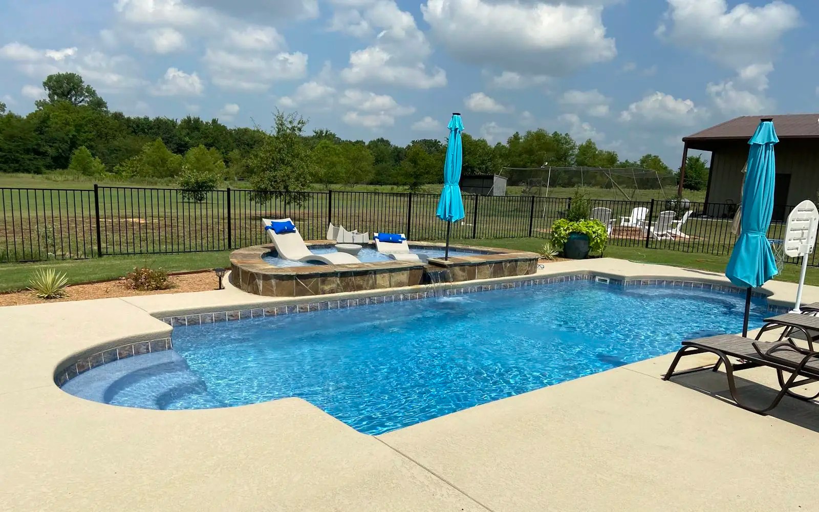 Gary Carroll Pools fiberglass pool installations for Texas