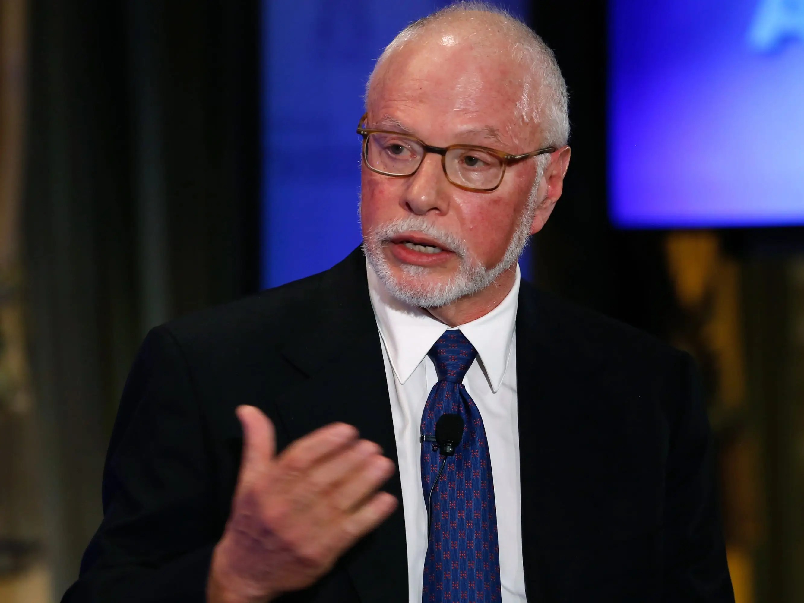 Billionaire Paul Singer gifted Justice Samuel Alito with Alito sitting