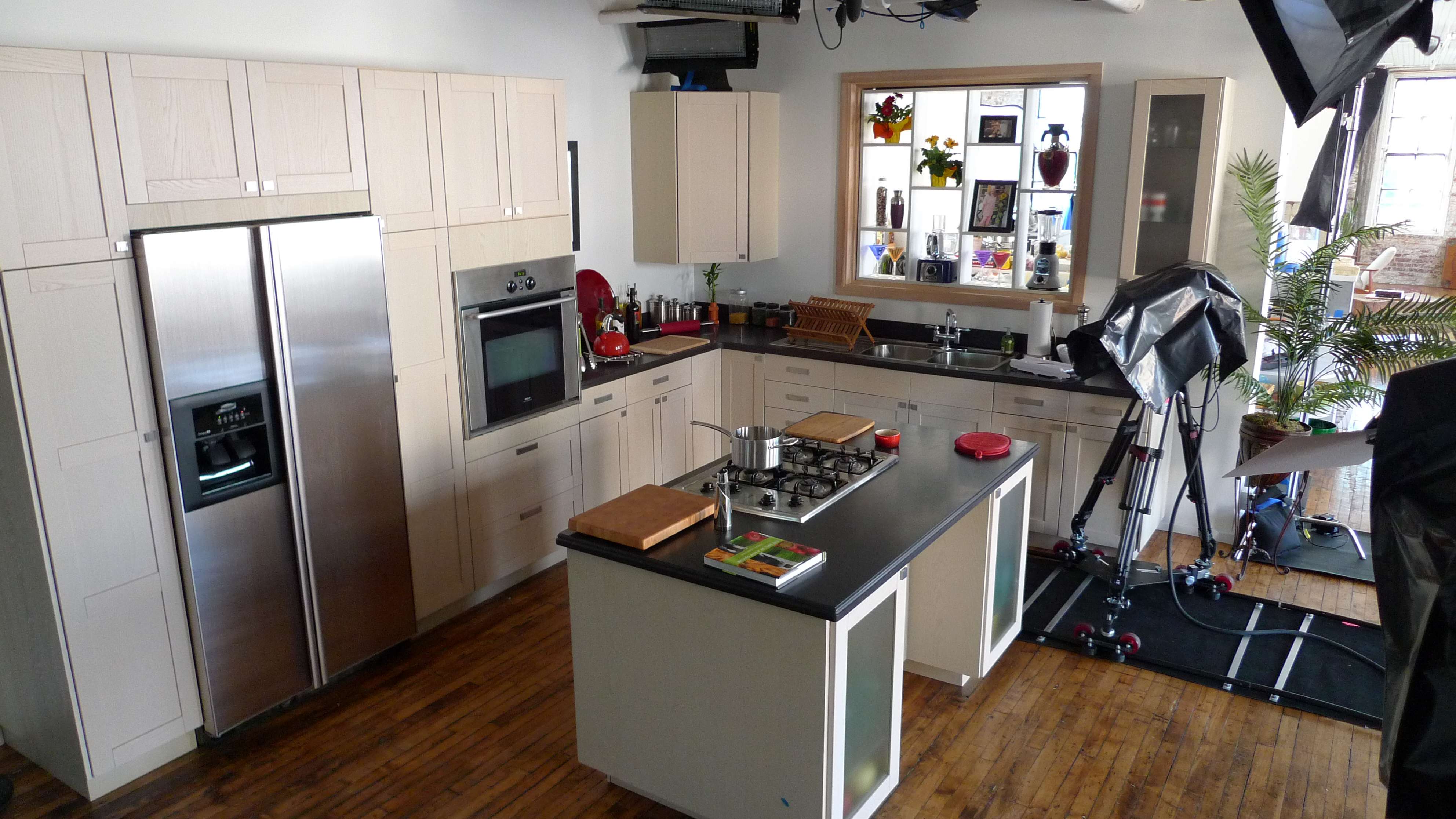 Gary's Lofts Lofts and Studios for still photography, video and film shoots.