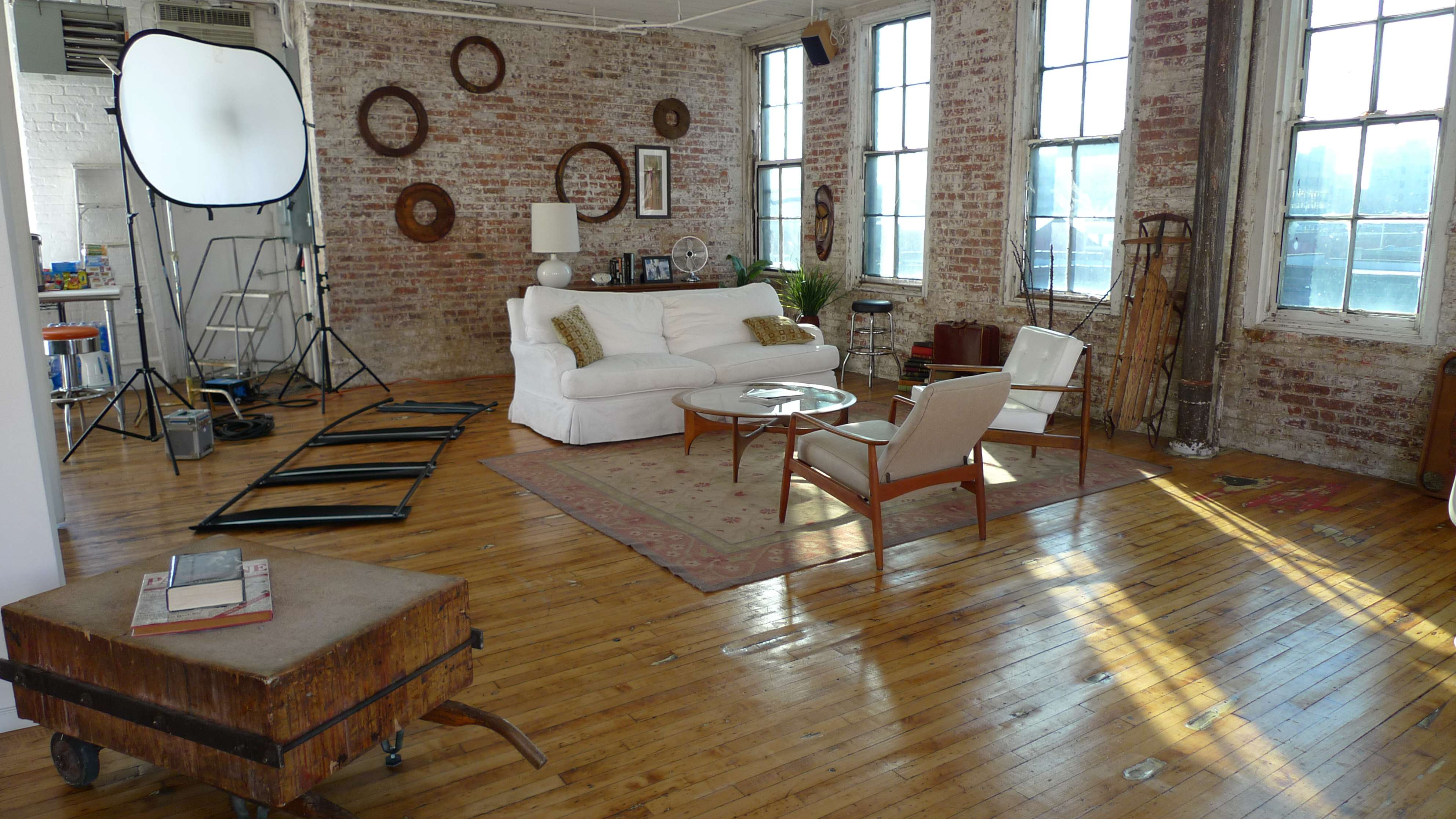 Gary's Lofts Lofts and Studios for still photography, video and film shoots.