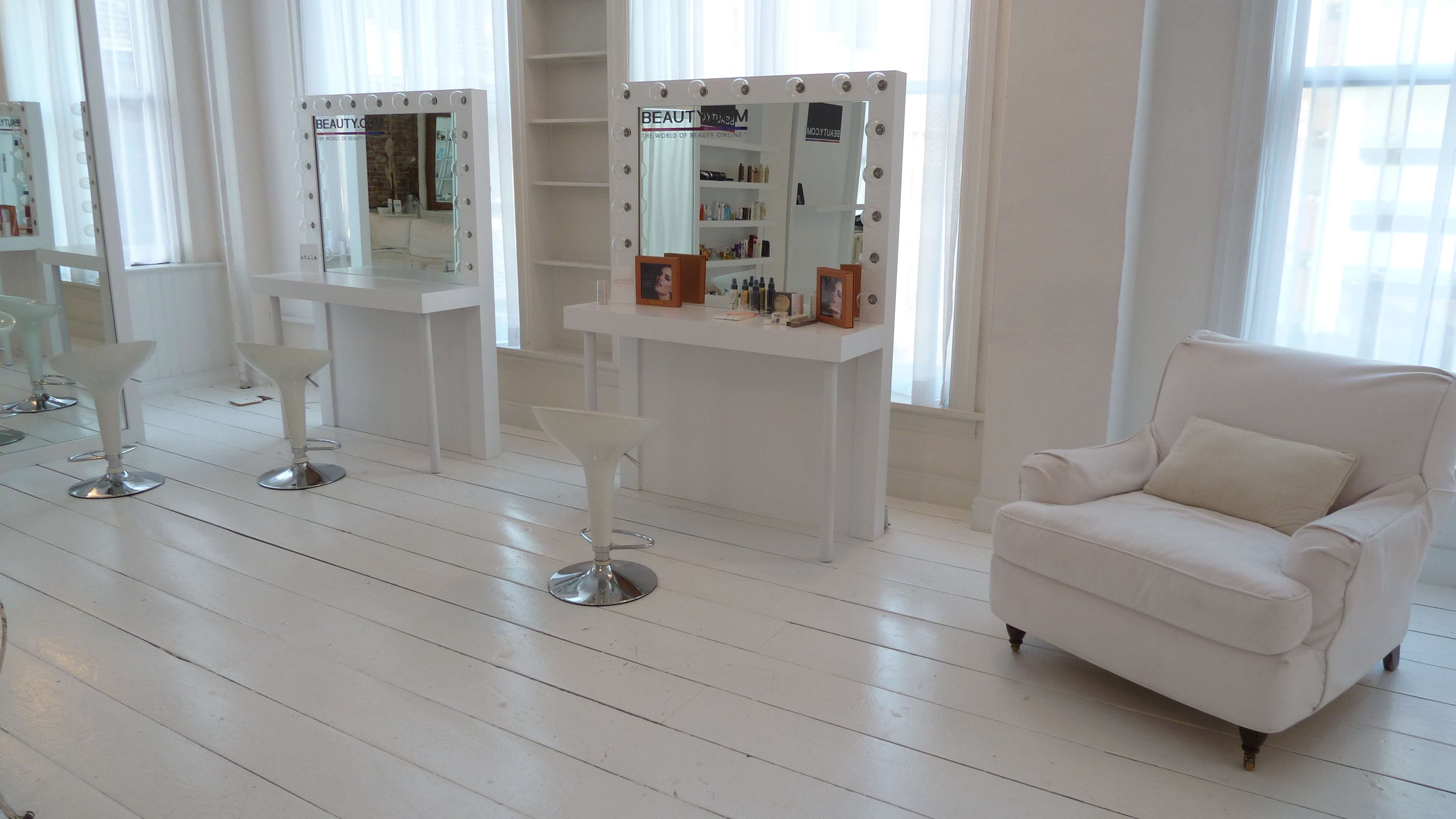 Gary's Lofts Lofts and Studios for still photography, video and film shoots.