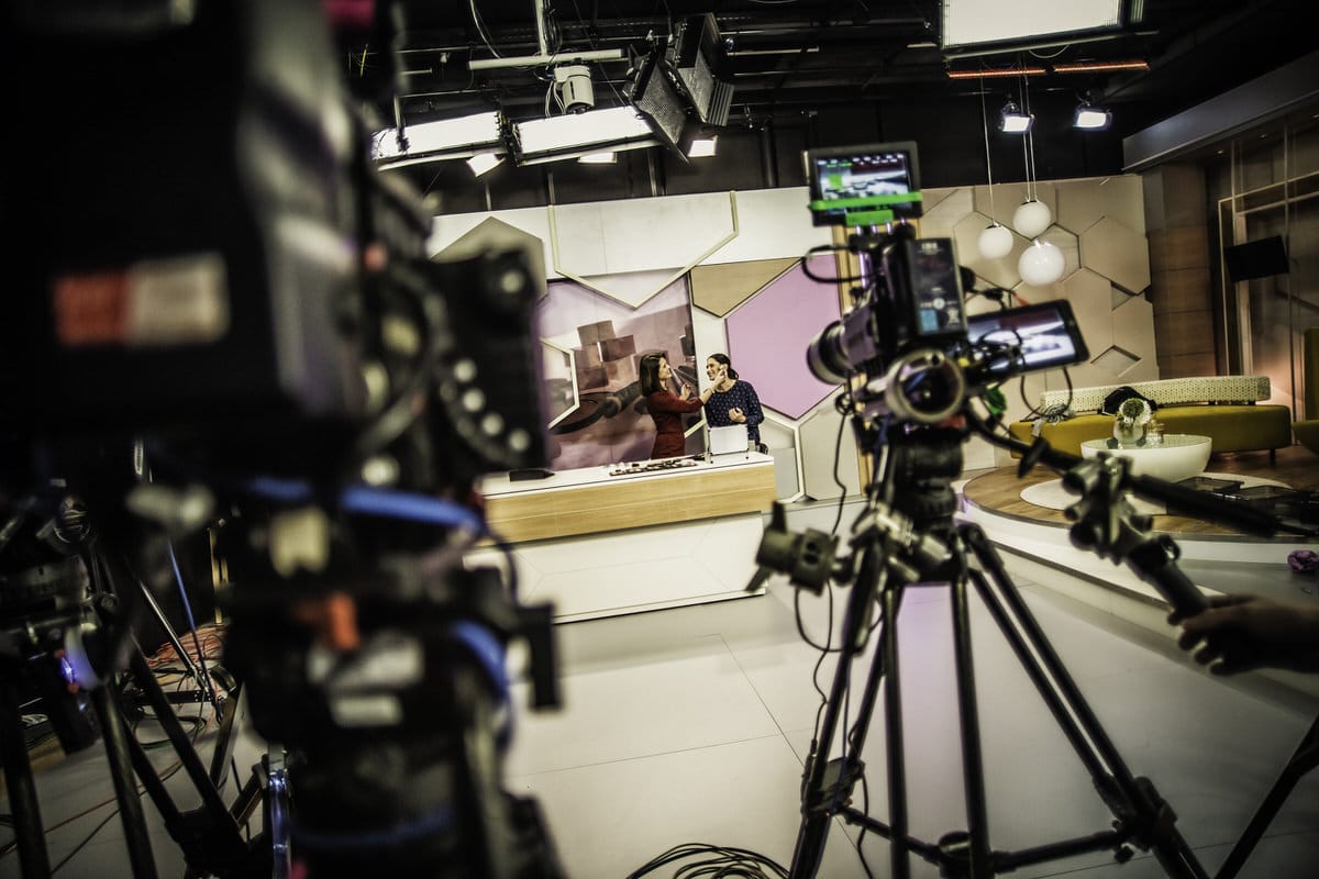 Video cameras on a television set GATE