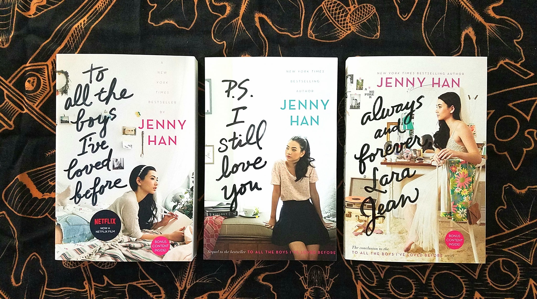 [BHE 349] Book Outlet Boxing Day Sale Gathering Books