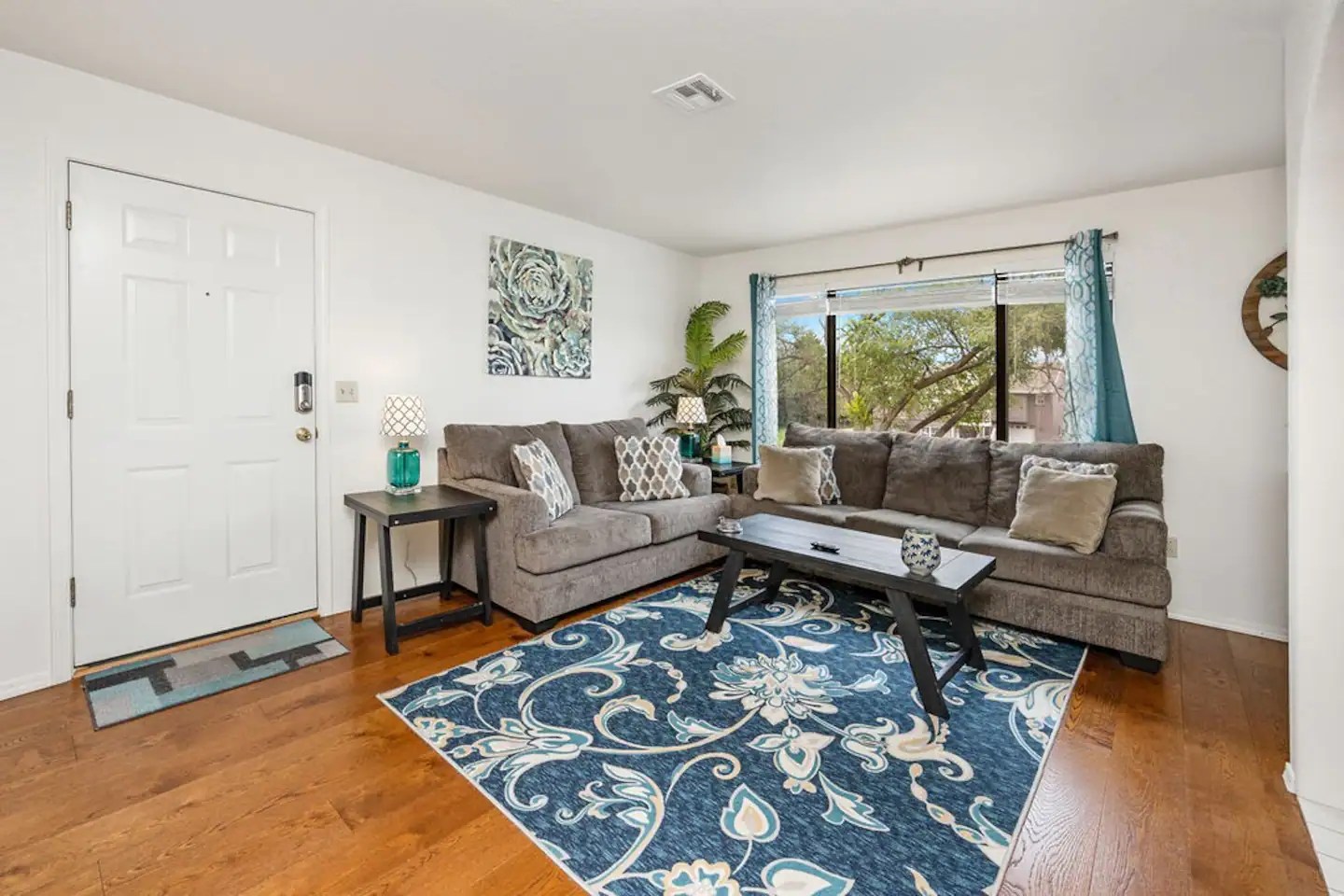 Downtown Digs A Gathering Places Airbnb Vacation Rentals Prescott, AZ