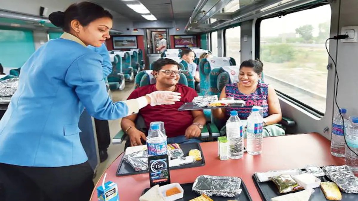 Gatimaan Train Tour, Delhi to Agra Train Tour, Tourist Guide Agra