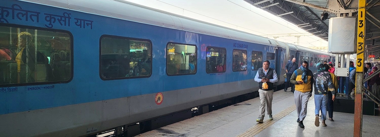 Gatimaan Train Tour, Delhi to Agra Train Tour, Tourist Guide Agra