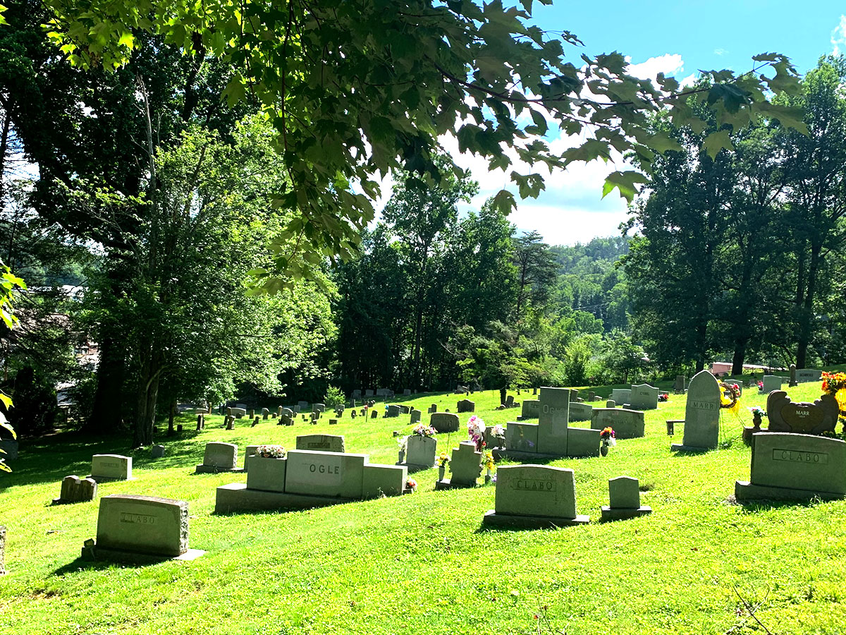 Gatlinburg cemetery The Historic Gatlinburg Inn
