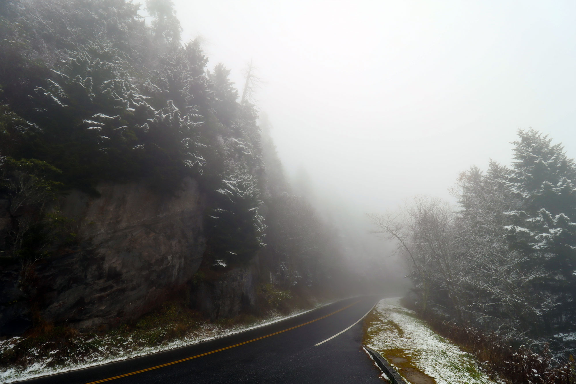 The First Smoky Mountain Snow of the 202122 Fall/Winter Season The