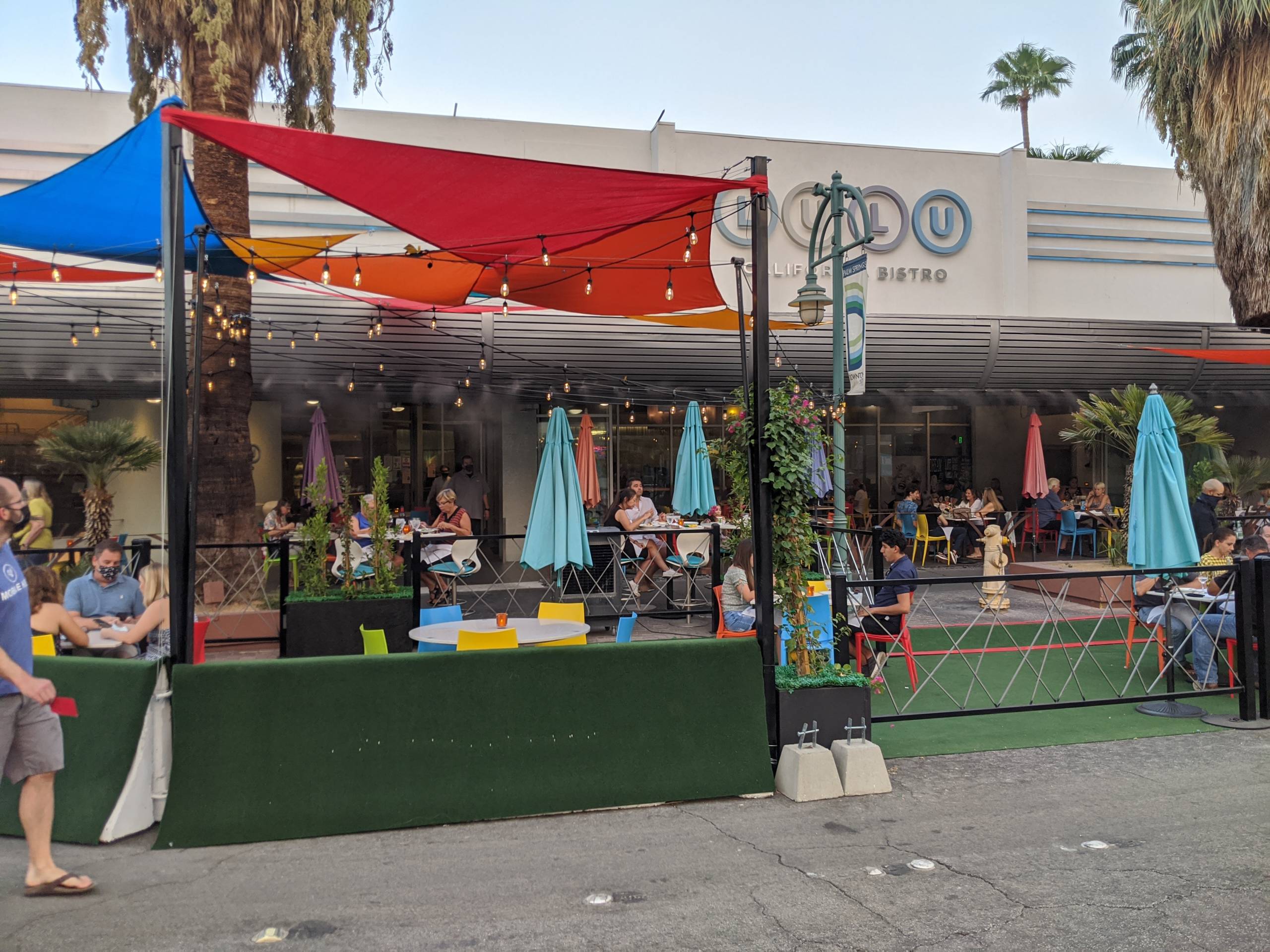 DINING OUT(SIDE) AT LULU CALIFORNIA BISTRO KGay Desert Guide Palm