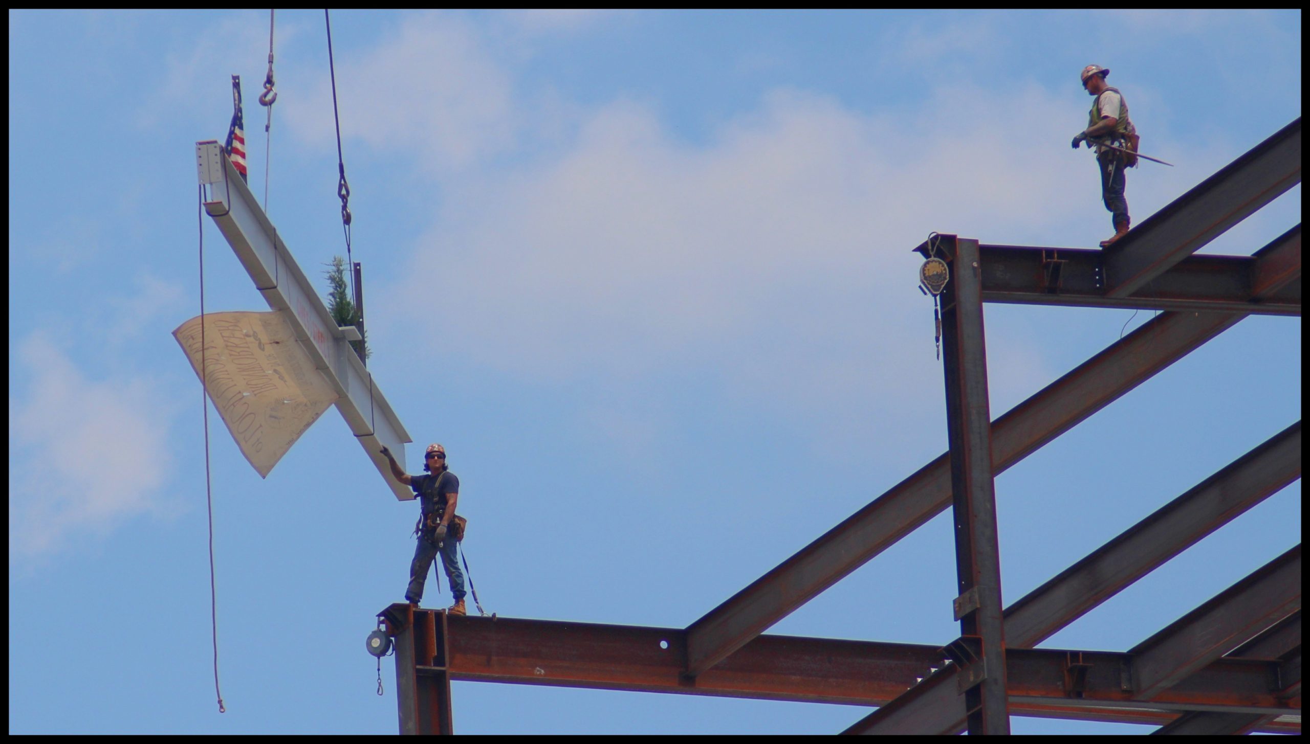 Shoemaker Celebrates Topping Out of Seven Tower Bridge