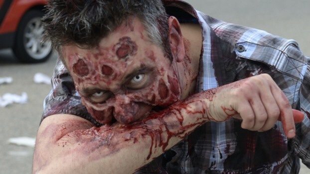 Horror Movie Review Demons (1985) GAMES, BRRRAAAINS & A HEADBANGING