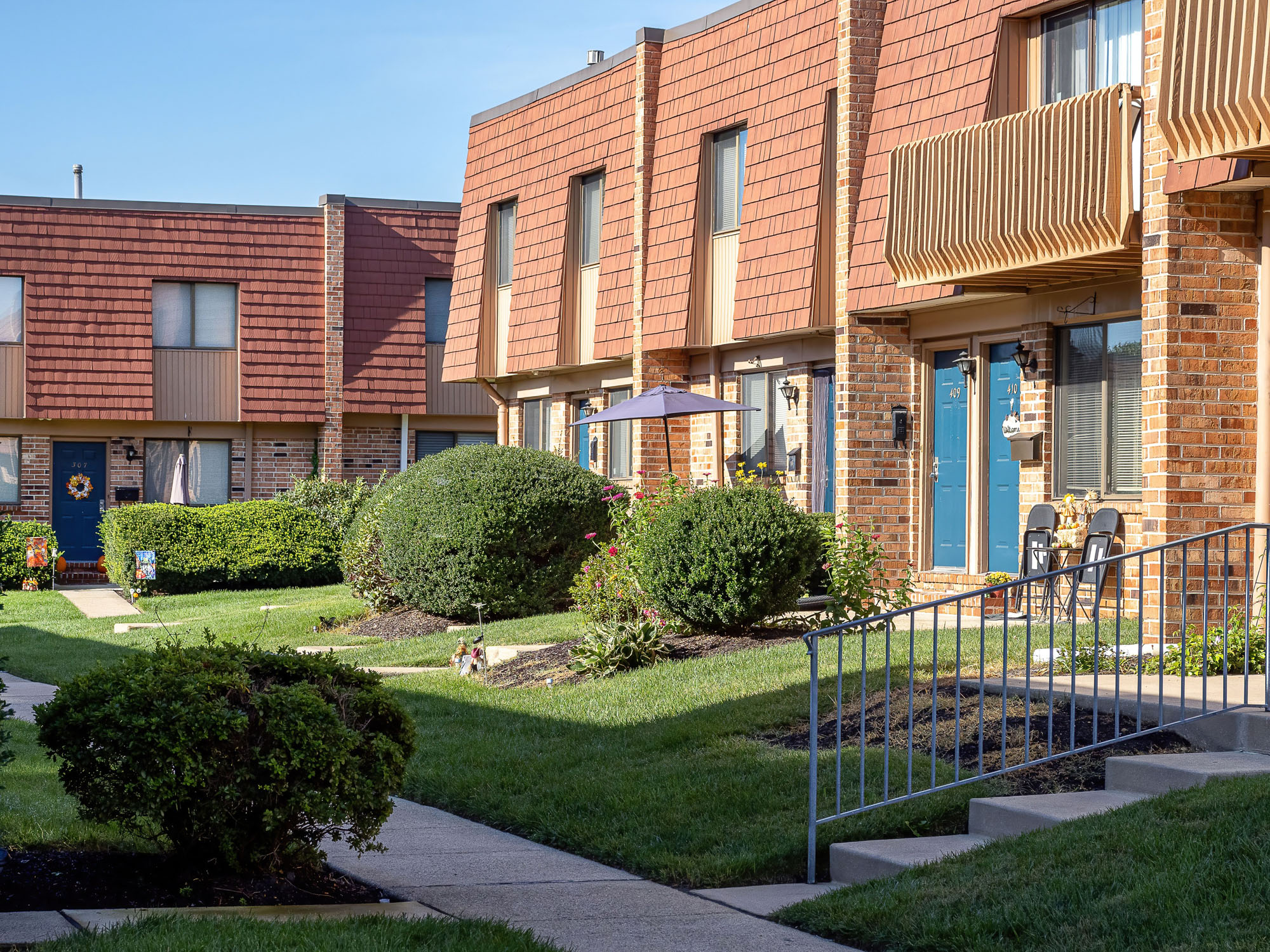 Residential Riverview Condominiums GB