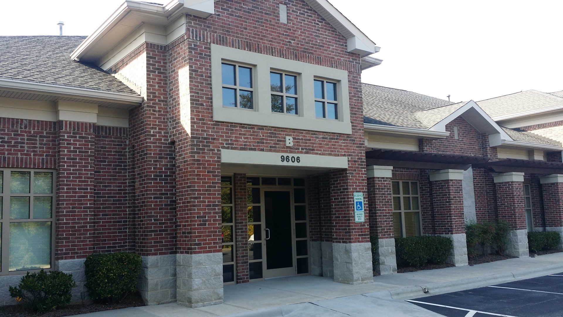 Caldwell Commons Medical Office 18 /SF/Year • G Brokerage Commercial