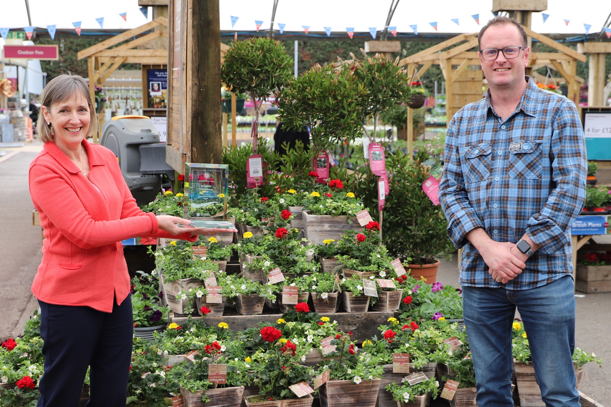 Squire’s Garden Centre Reigate receives our GROW training award GCA