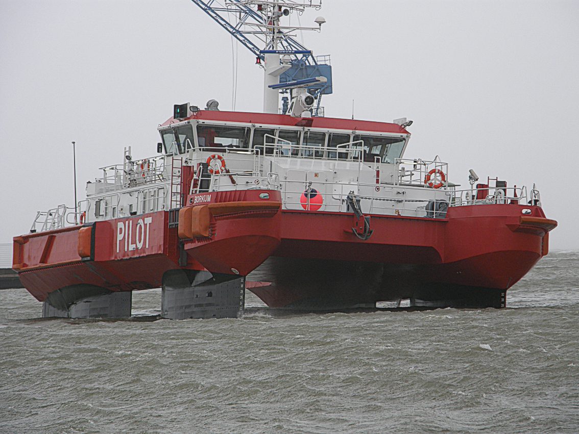 Watch Pilot Boat Coming in Hot gCaptain