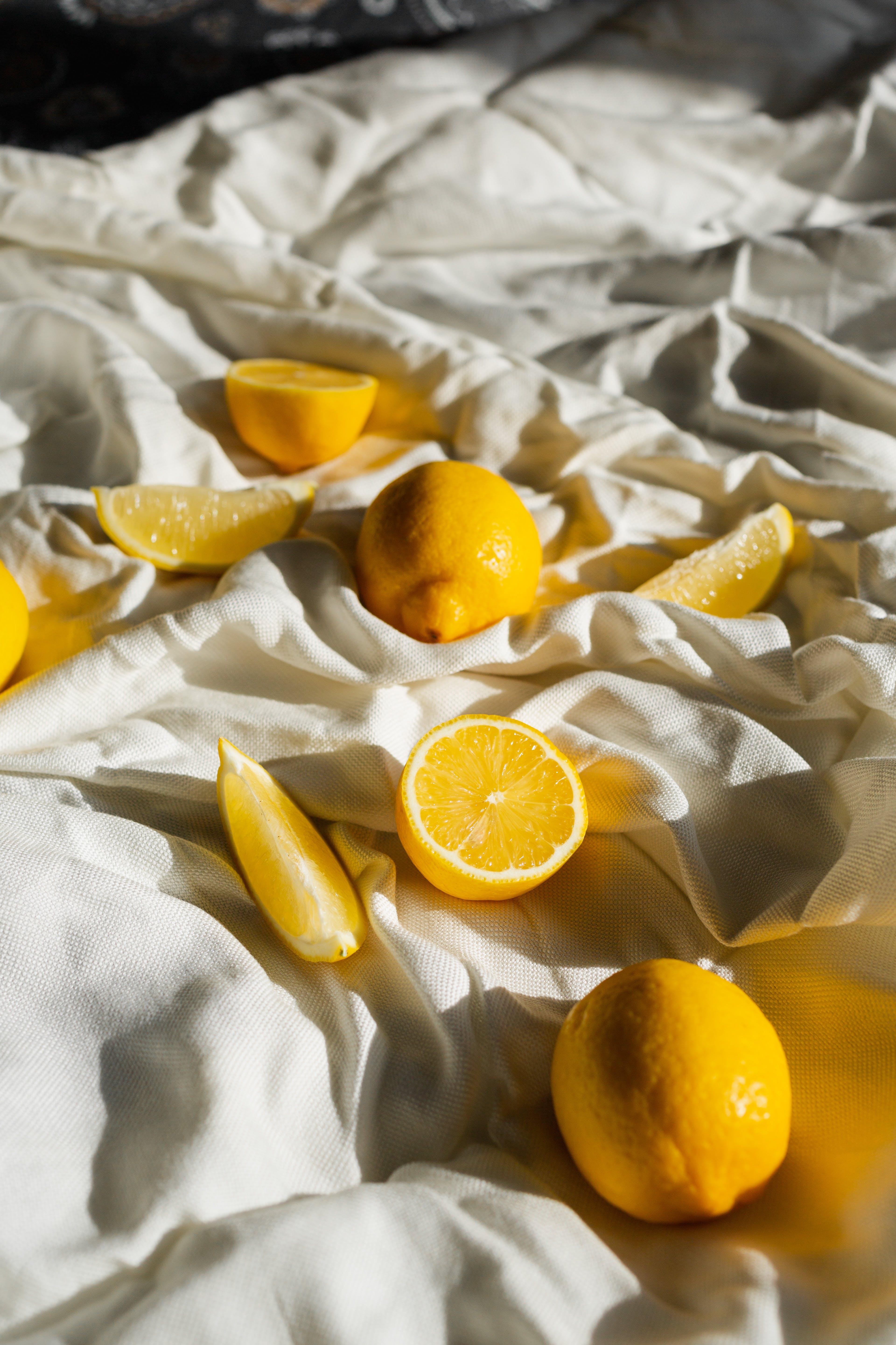 Boiling Lemons A Fresh Approach to a Natural Home Deodorizer GCELT