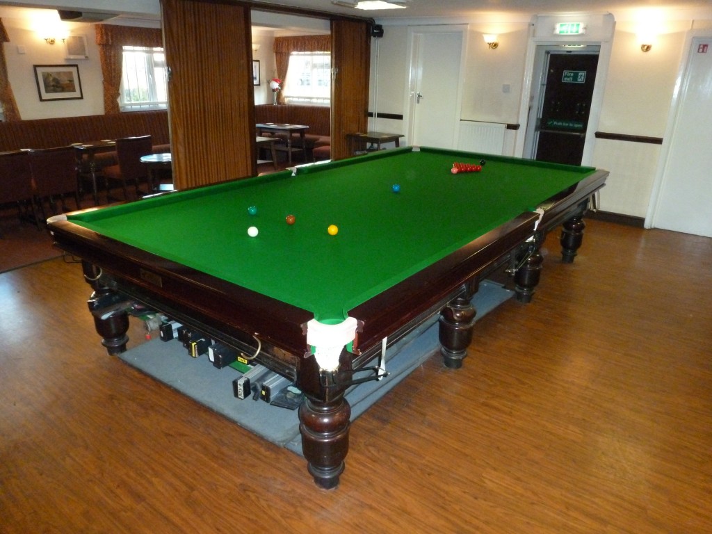 Local club has Snooker table Rerubber and Recover in Nottingham GCL