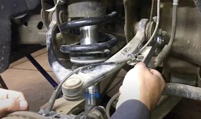 Should You Replace Control Arms in Pairs? Key Advice for B2B Buyers