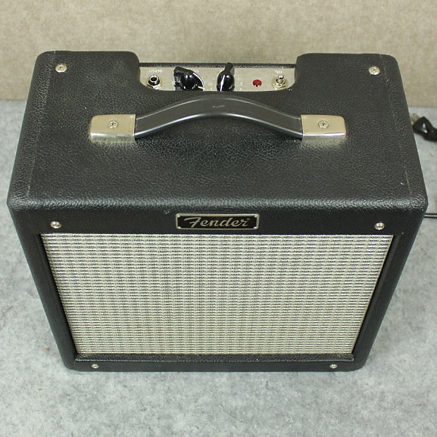 Fender Blues Junior vs Pro Junior [Main differences]