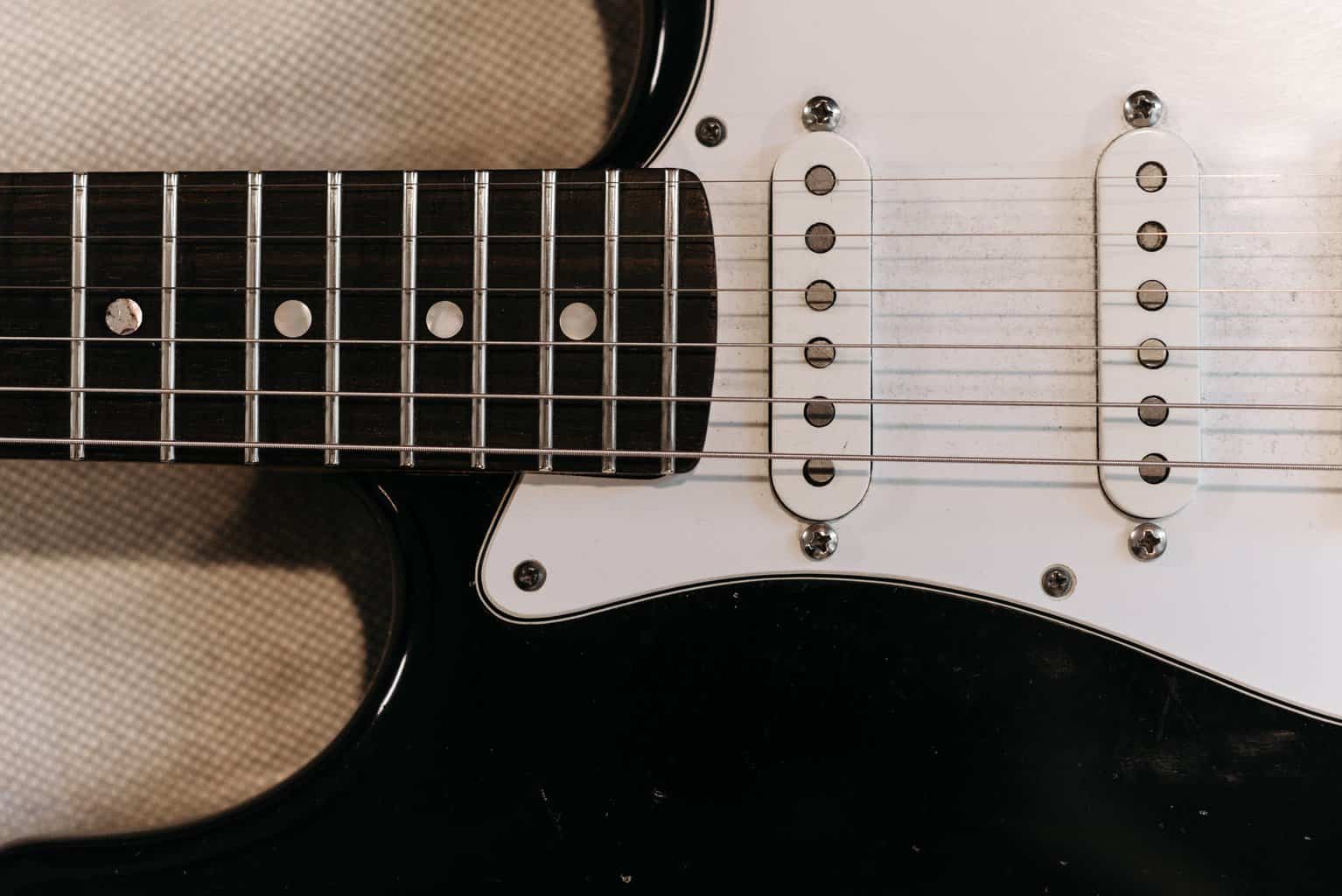 How to Know When to Refret a Guitar?