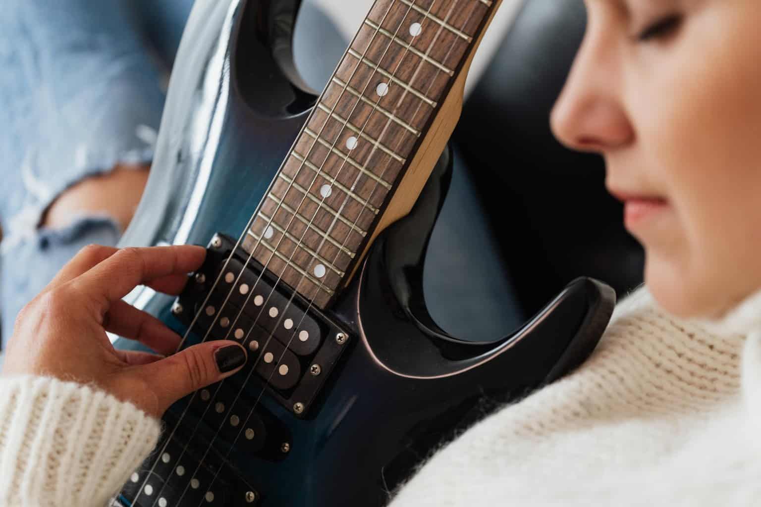 What Are Microphonic Pickups? [Causes & Fix]