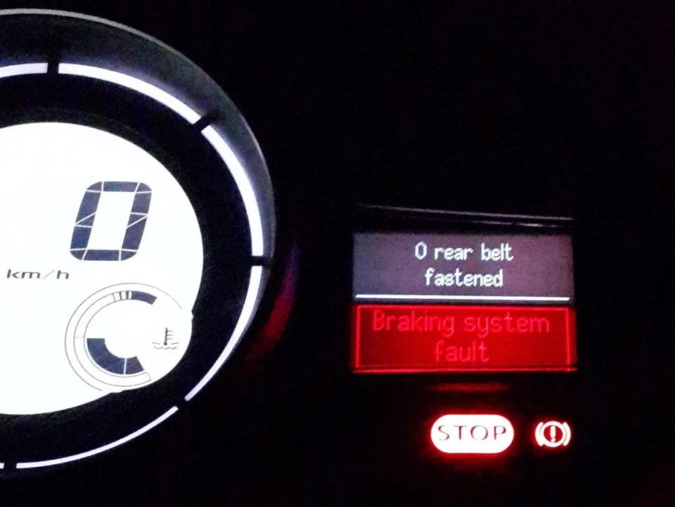 Renault Braking System Fault [Meaning & Solution]