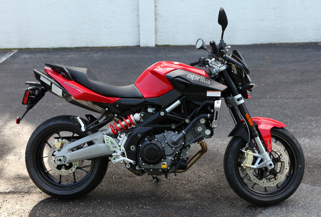 Aprilia shiver personal verdict my name is eddy i'm 26 and i have been riding motorcycles for about 10 years. 2016 Aprilia Shiver 750 Review | GearOpen