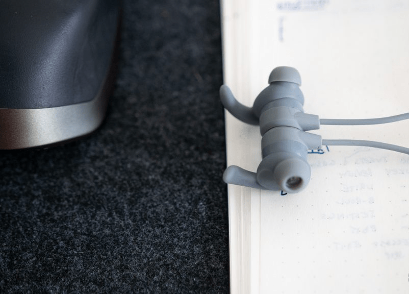 Aukey EPB60 Wireless earbuds review Snap on, snap off.