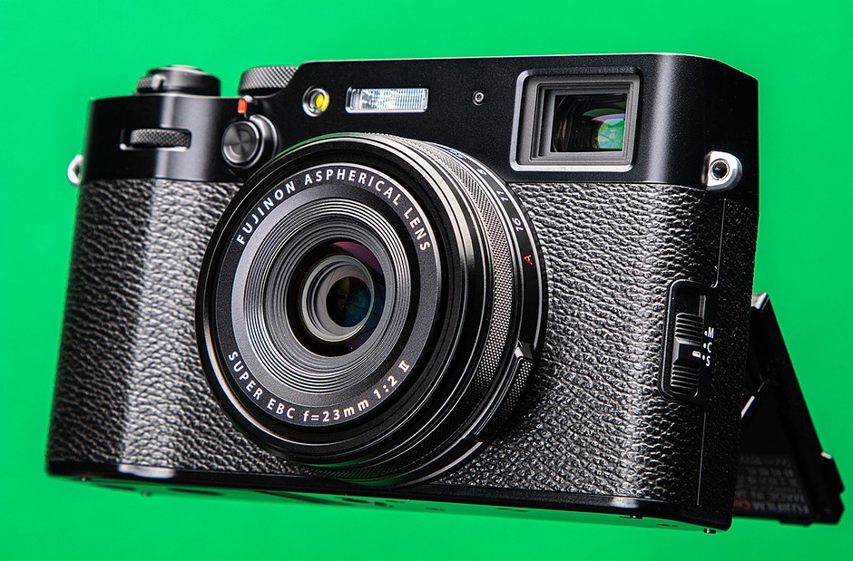Five reasons why Fujifilm probably won’t make a fullframe X100