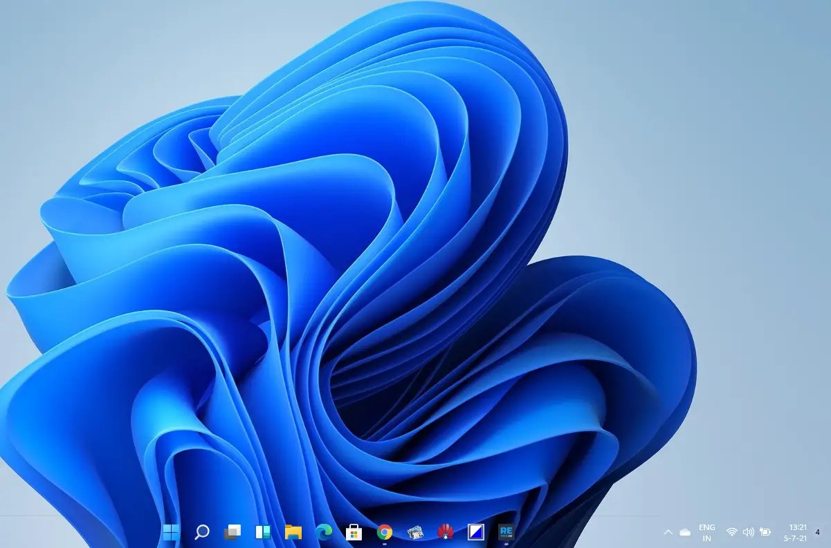 5 Ways to Make the Taskbar Transparent in Windows 11 or 10