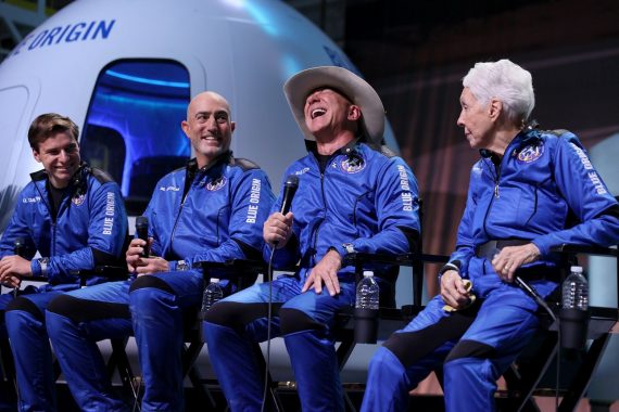 Over 200,000 People Are Upset That Jeff Bezos Is Back From Space Geek