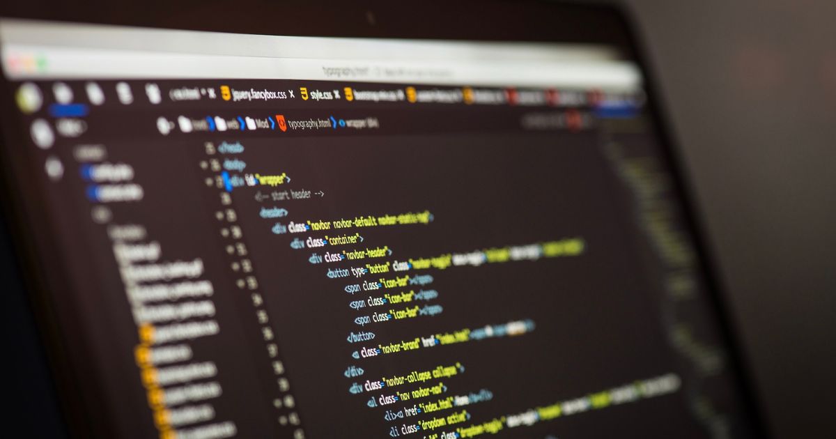 8 Best Real Time HTML Editor for  Development Geekflare