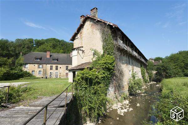 Un petit village français vendu à 150 000 euros sur Leboncoin