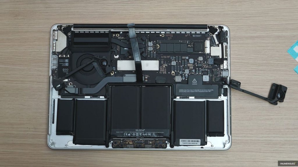 Apple Macbook Pro Battery Replacement at Home Geekscallout.co.uk
