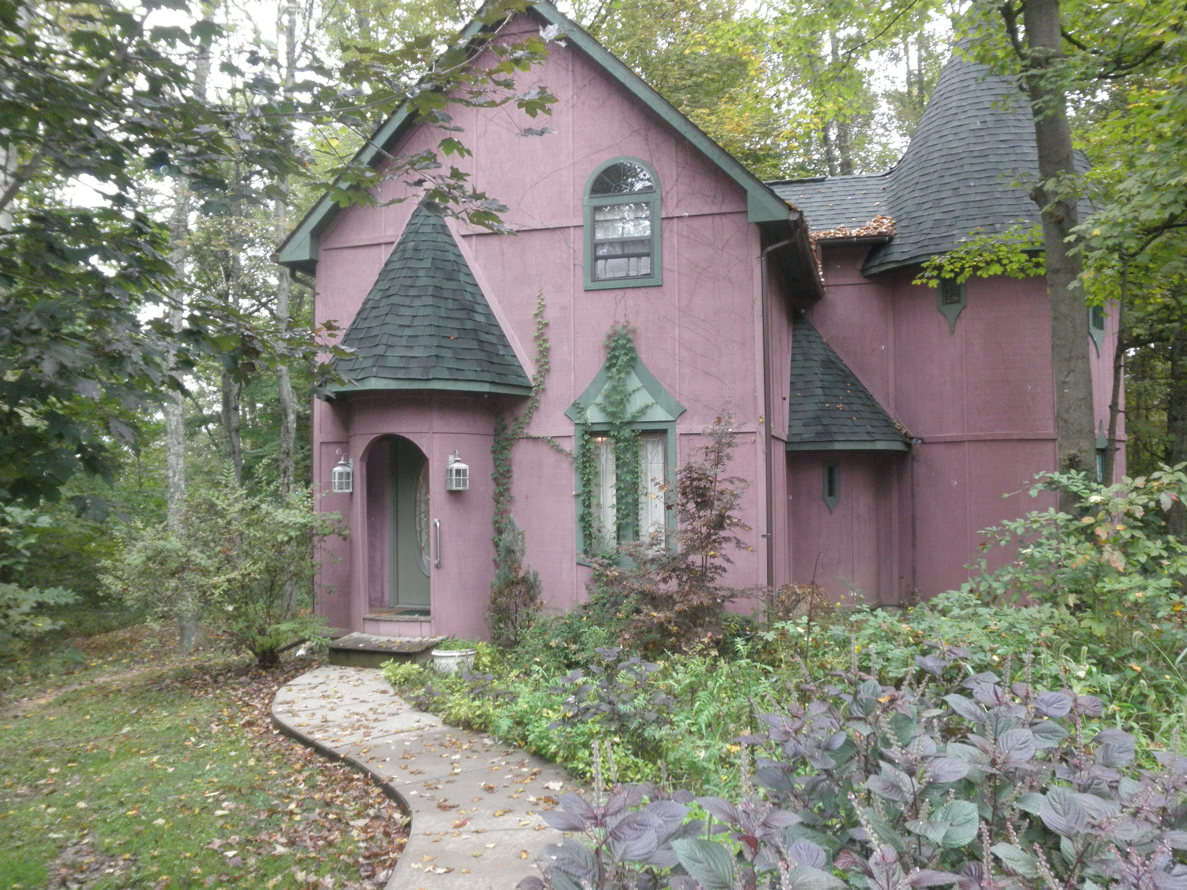 E.V.A Ravenwood Castle