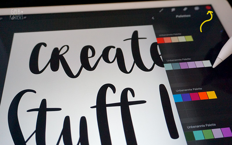 es wird digital Lettering mit Procreate auf dem IPad Gelbkariert