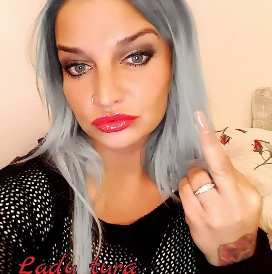Geldherrin nimmt geldsklaven auf!! › Geldherrin Anzeigen