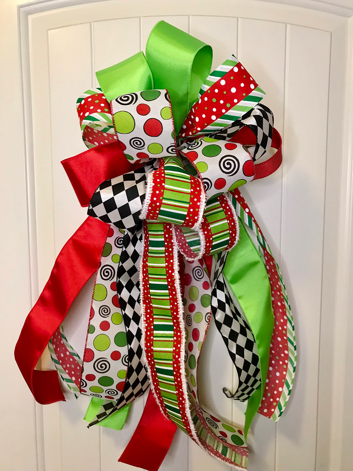 How to Tie a Ribbon Christmas Wreath Gem Five